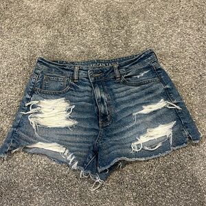 American Eagle Strigid mom shorts